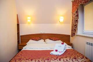 Отели типа «постель и завтрак» Oberża Pod Różą Новы-Тарг Двухместный номер с 1 кроватью или 2 отдельными кроватями-14